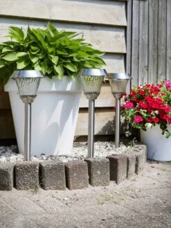 Luxform Lighting Solar Staande Buitenlamp Michigan Zilver D 18 H 60 Cm -Tuinplanten Winkel 8719099221358 2