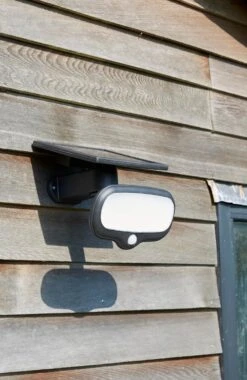 Luxform Lighting Solar Wandlamp Montevideo Solar Zwart 25 X 19 X 26 Cm -Tuinplanten Winkel 8719099291078 2