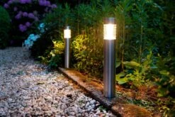 Luxform Lighting Solar Staande Lamp Tacoma RVS 6,2 X 6,2 X 37,4 Cm 7 Luxform Lighting Solar Staande Lamp Tacoma RVS 6,2 X 6,2 X 37,4 Cm -Tuinplanten Winkel 8719099340158 2